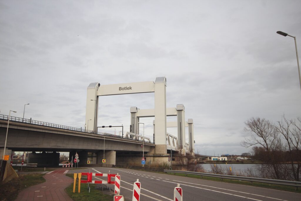 Botlekbrug, concrete vertical lift bridge on motorway A15
